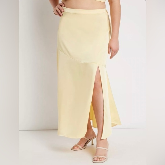 ELOQUII Satin Crop Top & Skirt Set - Picture 6 of 9